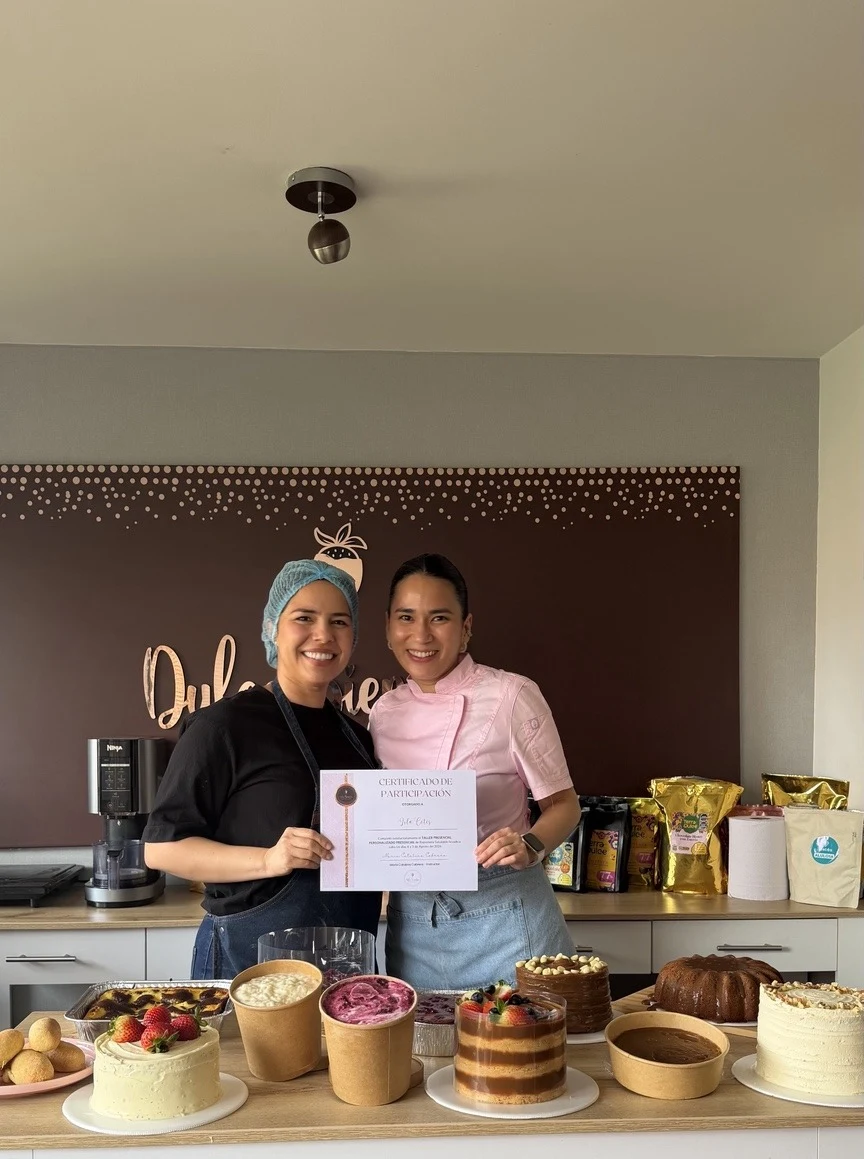Catalina Cabrera, fundadora de Dulce Bienestar, con más de 8 años de experiencia y más de 4.000 estudiantes